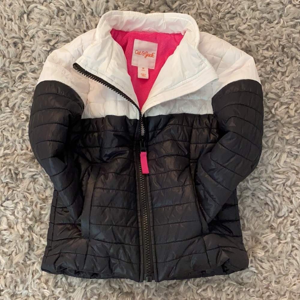 🌻 3/$15🌻 Cat & Jack 2T Winter Coat